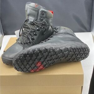 Women’s Vivo Barefoot Tracker Boot Black Leather size 7. EU 37